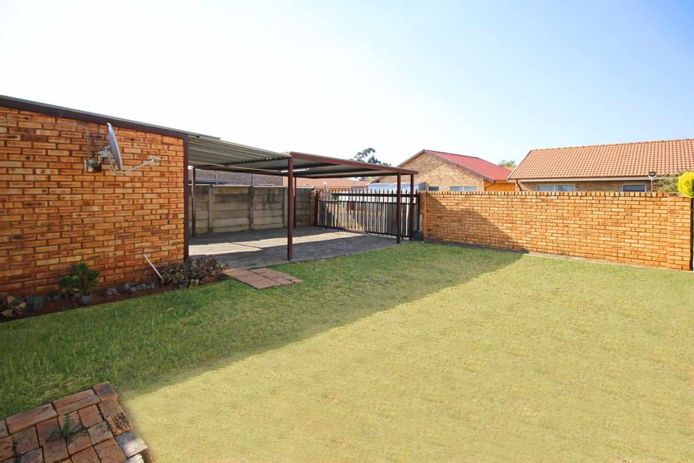 Garden Terrace, Double Carport, Freestanding House