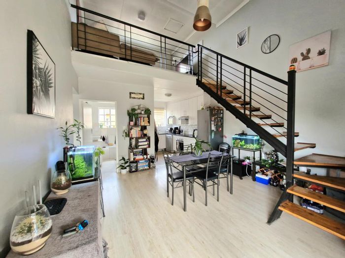 Olivedale Townhouse For Sale: Renovated, pet-friendly, with private garden and amenities.