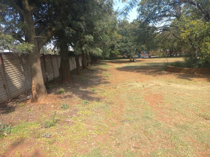 For Sale: Versatile Small Holding in Clubview Near N14 – Endless Development Potential!