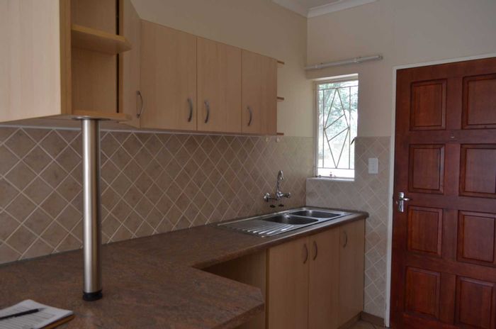 Property #2196934, Townhouse for sale in Pioniers Park Ext 1