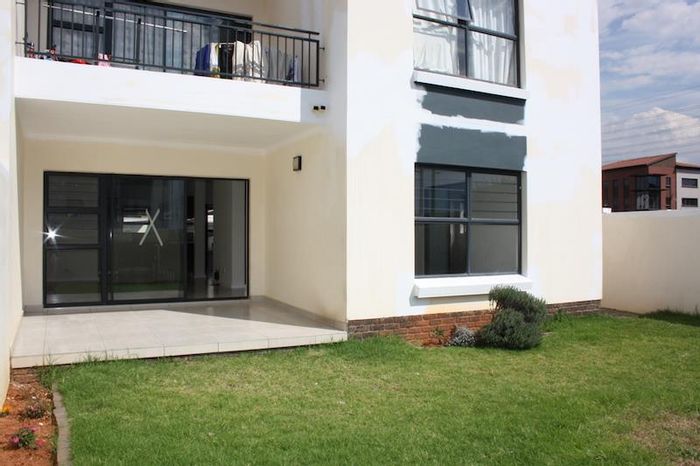 Property #2190212, Apartment rental monthly in Greenstone Hill