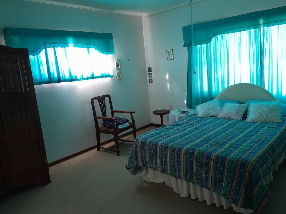 Main en-suite bedroom