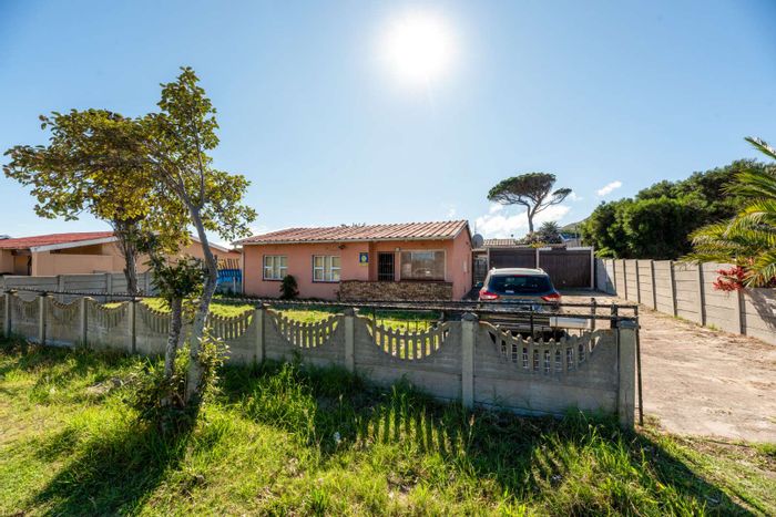Ocean View House For Sale: 3 beds, 2.5 baths, double garage, spacious garden.