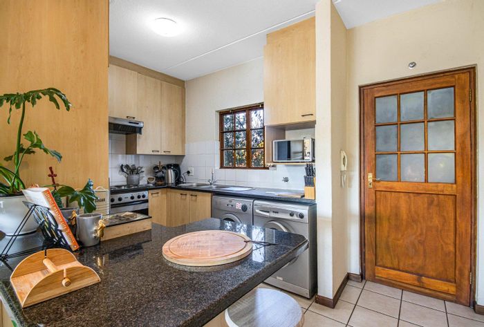 Lonehill Apartment For Sale: 2 beds, loft, patio, clubhouse, 24-hour security.