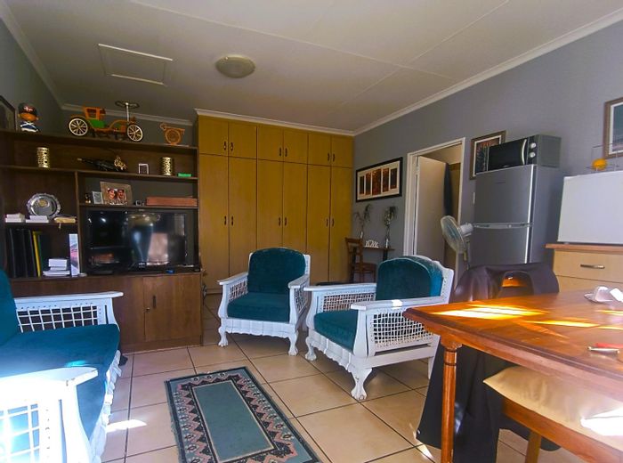 For Sale: Retirement Village in Hospitaalpark with communal patio and secure parking.