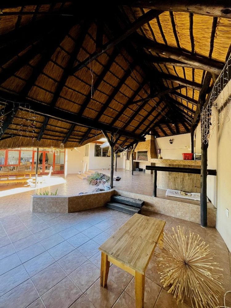 Outside entertainment area and Lapa.