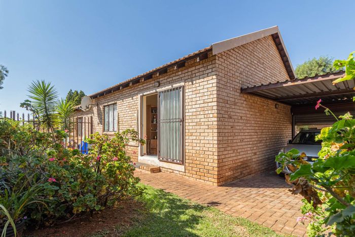 Property #2246042, Townhouse for sale in Witpoortjie