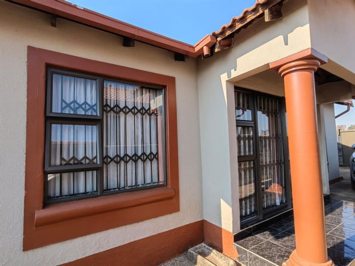 3-Bedroom House For Sale in Tokoza with Spacious Yard and Expansion Potential.