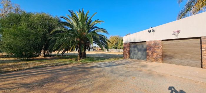 Benoni AH Farm For Sale: Spacious Living, Business Potential, Pool, Workshops, Security