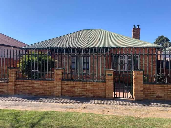 For Sale: Spacious 4-bedroom house in Rosettenville with dual access and rental income.