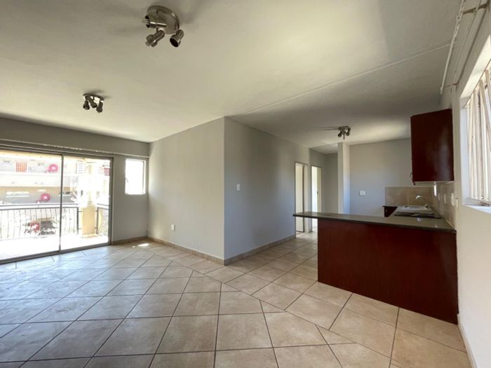 Glen Marais Apartment To Rent: 2 Bedrooms, Garage, Balcony with Built-in Braai.