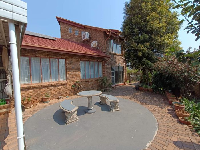 Property #2418716, House For Sale in Rooihuiskraal