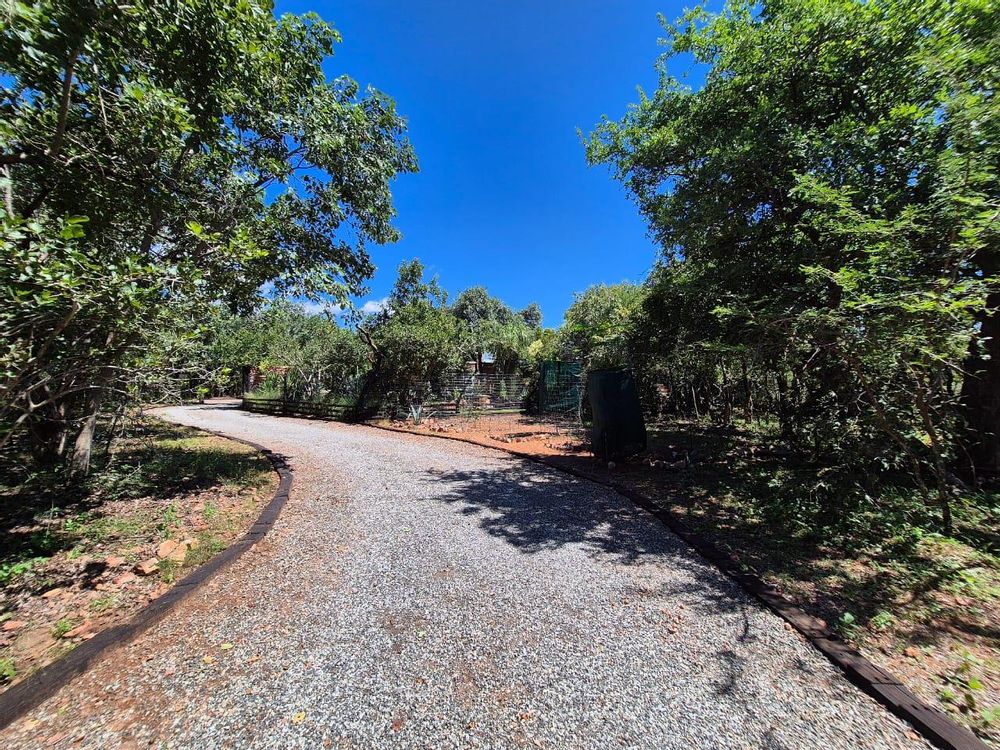 Entrance to property