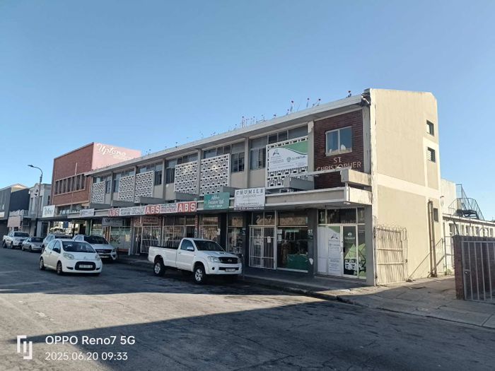 Richmond Hill Business To Rent: High traffic, parking, back entrance, 200 m².