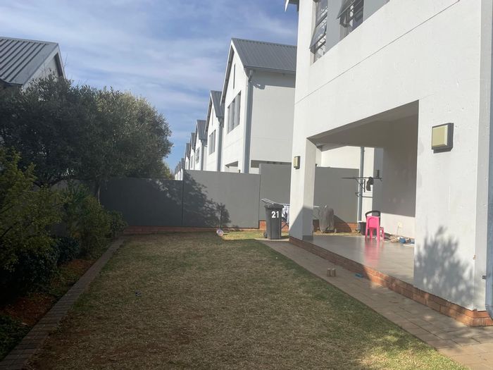 For Sale: 3-Bedroom Townhouse in Pinehaven with pool, clubhouse, and secure access.