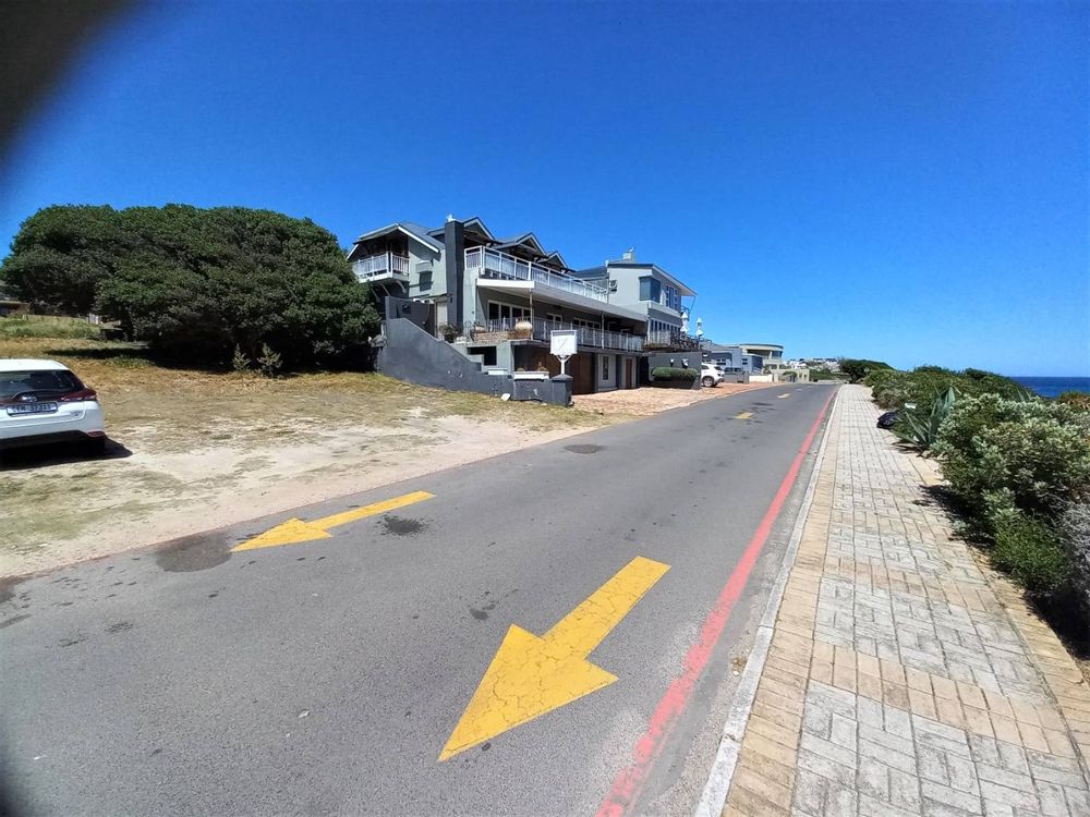 Upmarket Houses in Cliff Street - in the direction of Gansbaai.