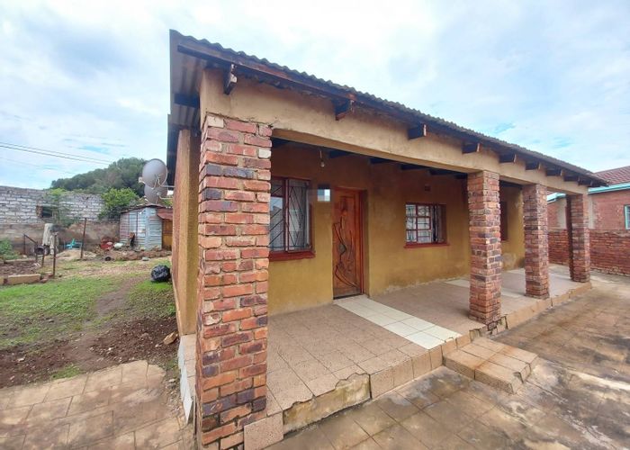 For Sale: House in Atteridgeville with 2 beds, garage, and outside rooms.