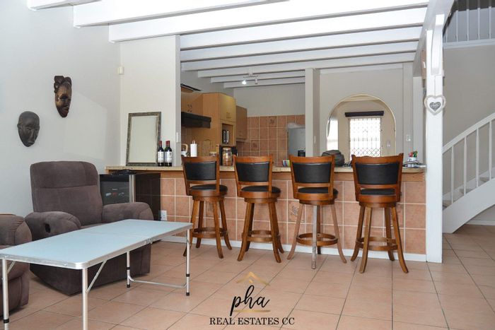 Spacious 6-bedroom apartment in Swakopmund Central, ideal for families or investment.