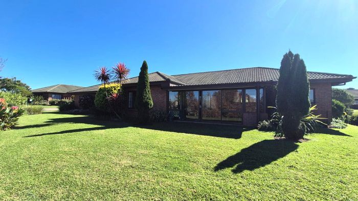 Amber Ridge Townhouse For Sale: 3 beds, solar power, garden views, community amenities.