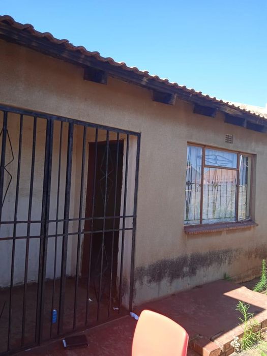 Property #2238906, House for sale in Vosloorus Ext 7