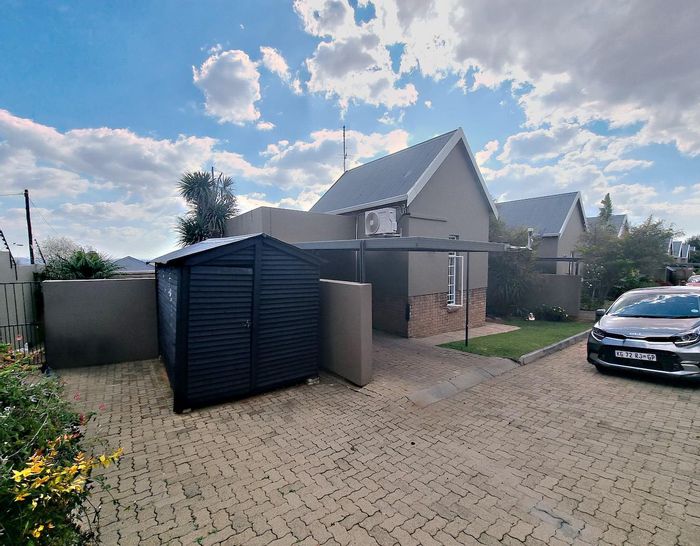 Property #2049619, Townhouse sold in Radiokop