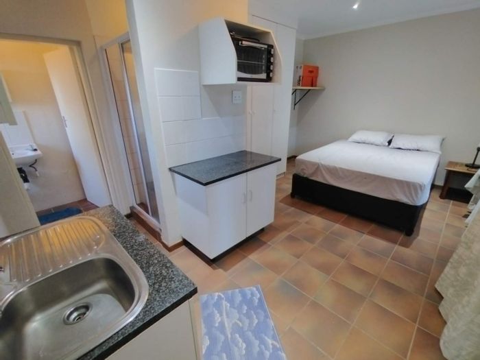 Property #2429658, Cottage Rental Monthly in Moreleta Park