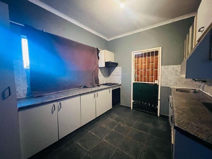 For Sale: House in Katutura with 2 bedrooms, BBQ space, plus 2 bachelor flats.