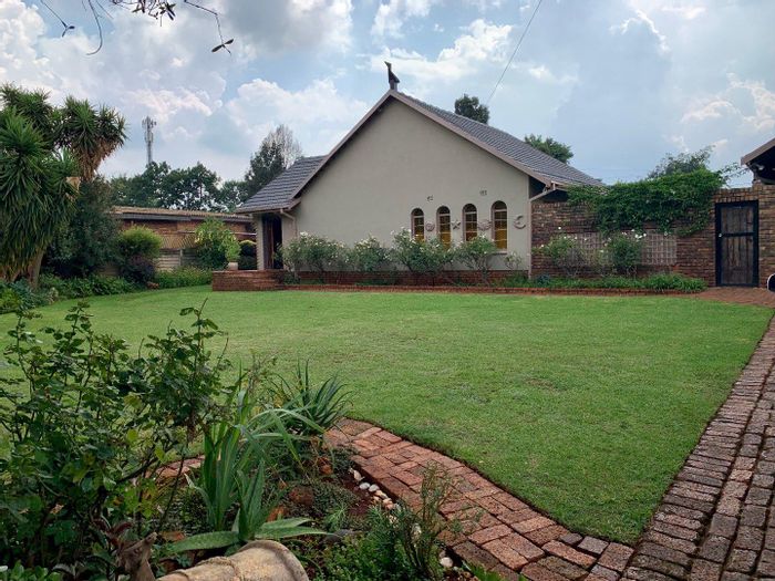 Property #2209594, House for sale in Olifantsfontein