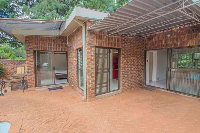 2-Bedroom Apartment To Rent in La Montagne with private patio and backyard garden.