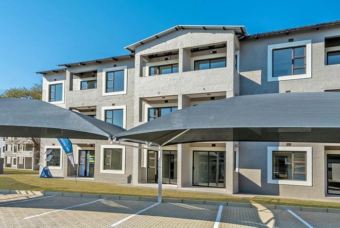 To Rent: Eco-friendly 2-Bedroom Apartment in Okahandja Central with secure parking.