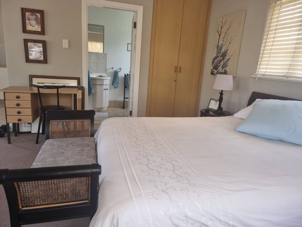 main bedroom en suite 