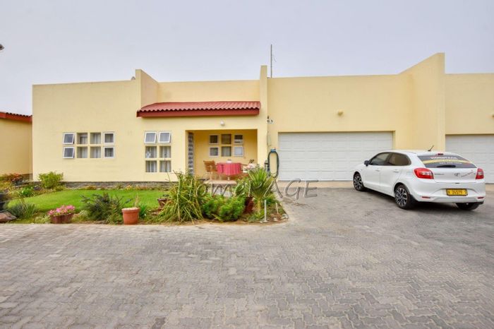 Property #2255622, Townhouse pending sale in Swakopmund Ext 9