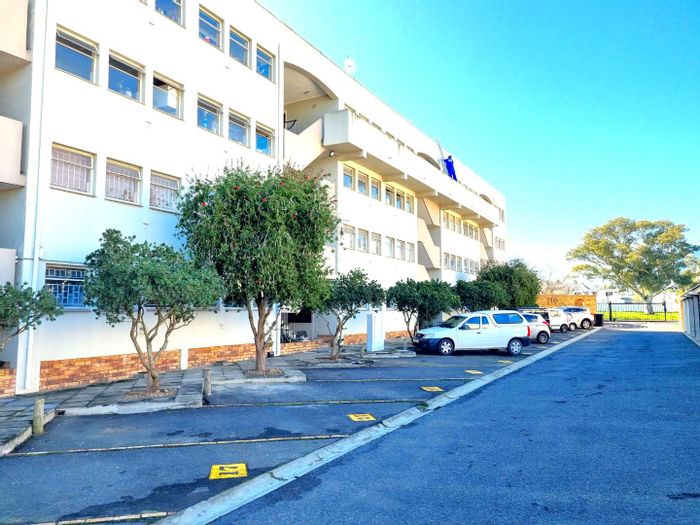 Property #2257986, Apartment for sale in Stellenbosch Central