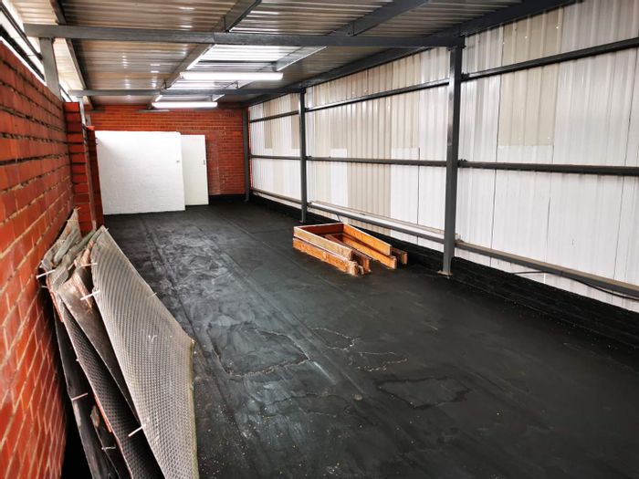 Industrial Property in New Germany To Rent: Workshop, Open Shed, Immediate Availability.