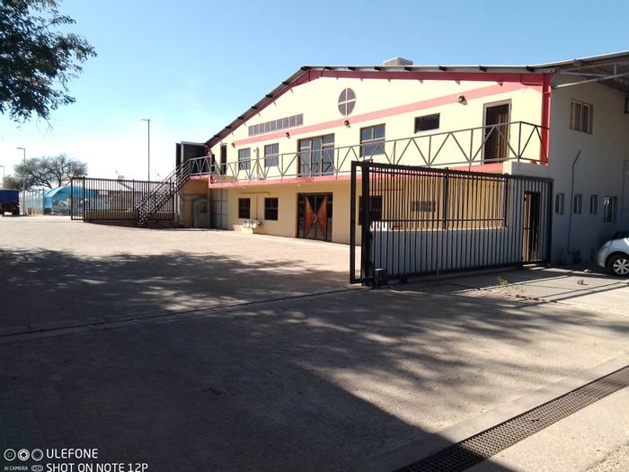 Spacious Industrial Property To Rent in Northern Industrial with Offices and Storage!