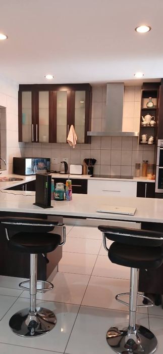 Klein Windhoek Townhouse To Rent: 4 bedrooms, double garage, courtyard with lapa.
