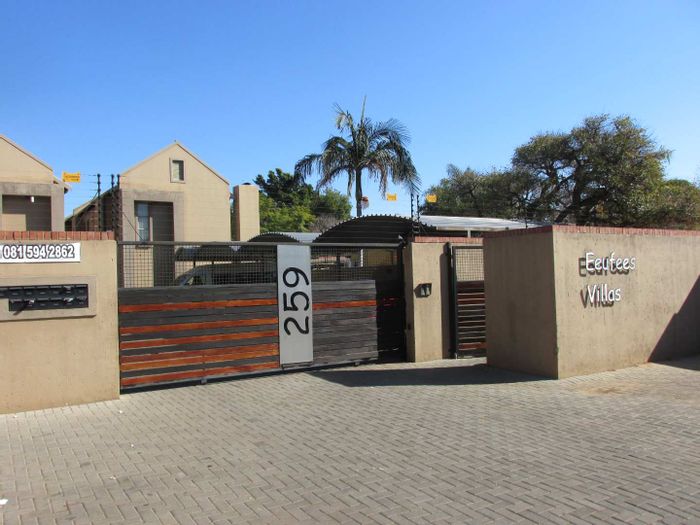 To Rent: Apartment in Pretoria North with parking, braai area, and close amenities.