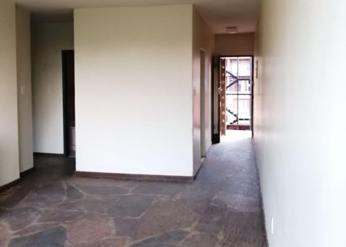 Sunnyside Apartment For Sale: 2.5 bedrooms, balcony, garage, 24-hour security.
