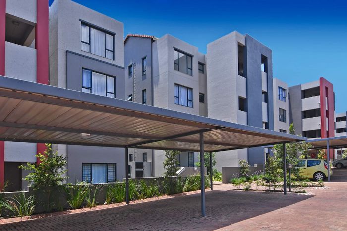 For Sale: 2-Bedroom Apartment in Fourways with Gym, Pool, and Security Access.