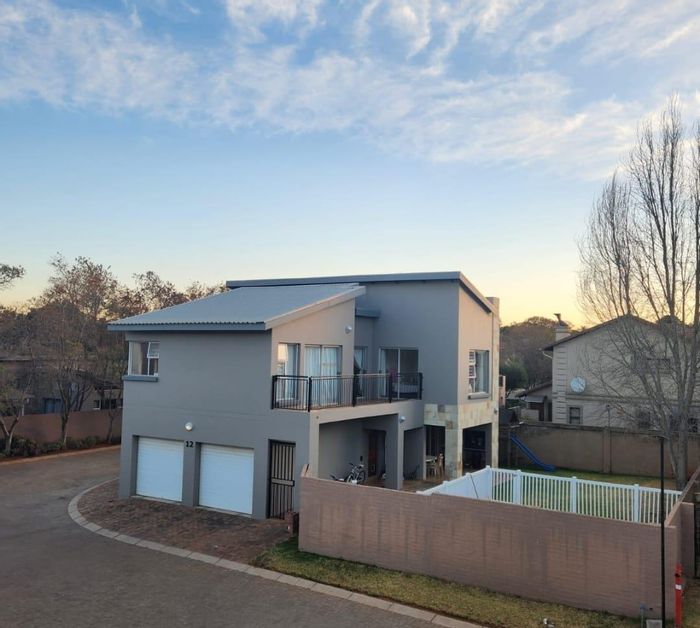 Stylish Rietvalleirand House for Sale: 4 Bedrooms, Pool, Open Plan Living!