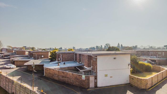 For Sale: Townhouse in Benoni Central with garden, entertainment area, and ample parking.