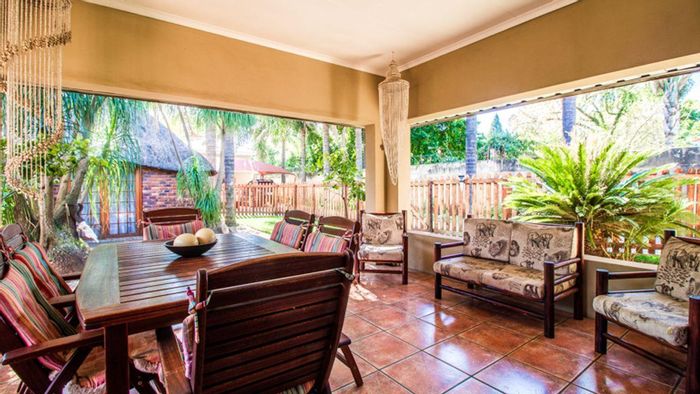 Brooklyn House For Sale: 3 Bedrooms, separate flat, carports, and outdoor entertainment.