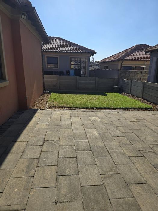 Property #2248576, Townhouse rental monthly in Jukskei View