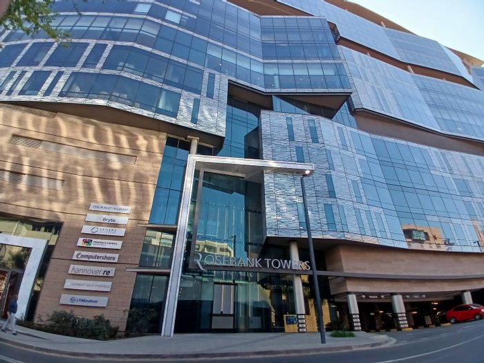 To Rent: 1,033 sqm Office in Rosebank Tower with flexible layout and natural light.