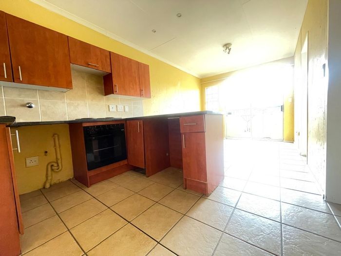 Property #2400224, Apartment Rental Monthly in Comet