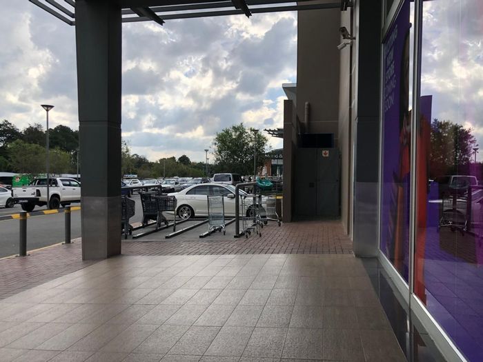 Retail Space To Rent in The Gardens: 81m², high visibility, ample parking, secure access.