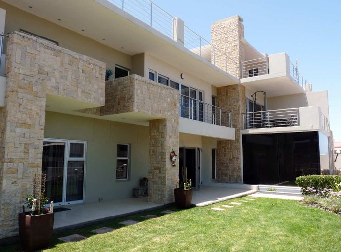 Luxury Meersig House for Sale with Top-End Finishes