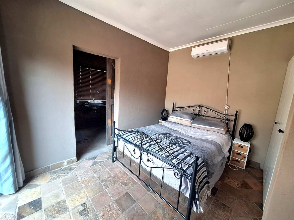 Main bedroom en-suite