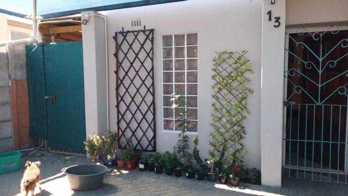 Property #2145319, House for sale in Belhar