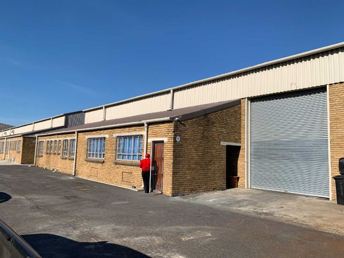 Versatile Industrial Unit To Rent in Epping Industrial with 24-hour security access.